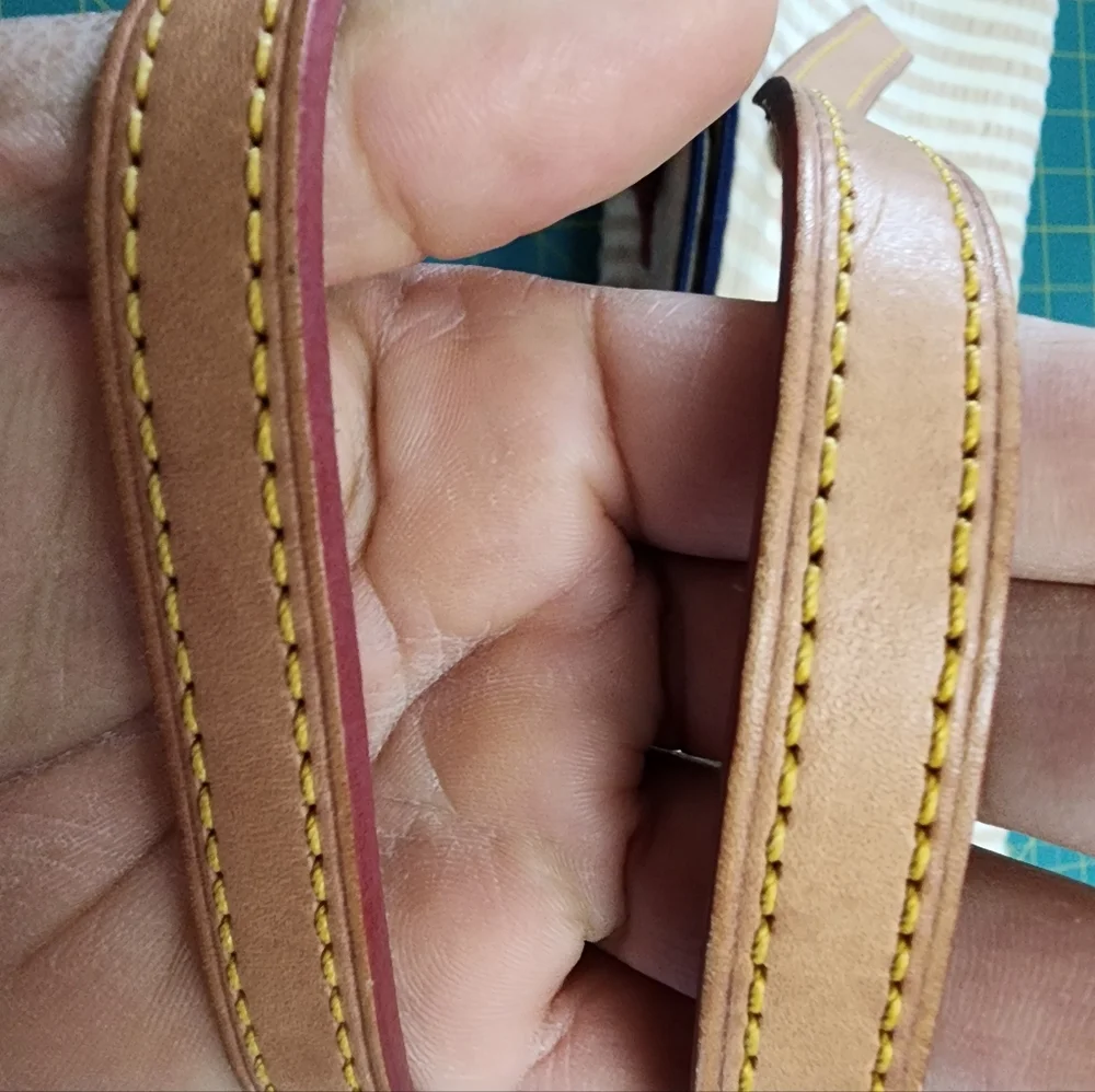 Dooney & Bourke Y2K Seersucker Satchel/Tote - Picture 8 of 16